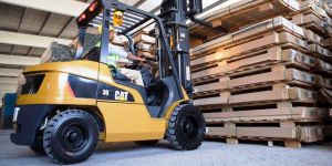 Cho Thuê Xe Nâng Điện & Xe Nâng Dầu Từ 1 - 6 Tấn Nâng Hạ Hàng Hóa